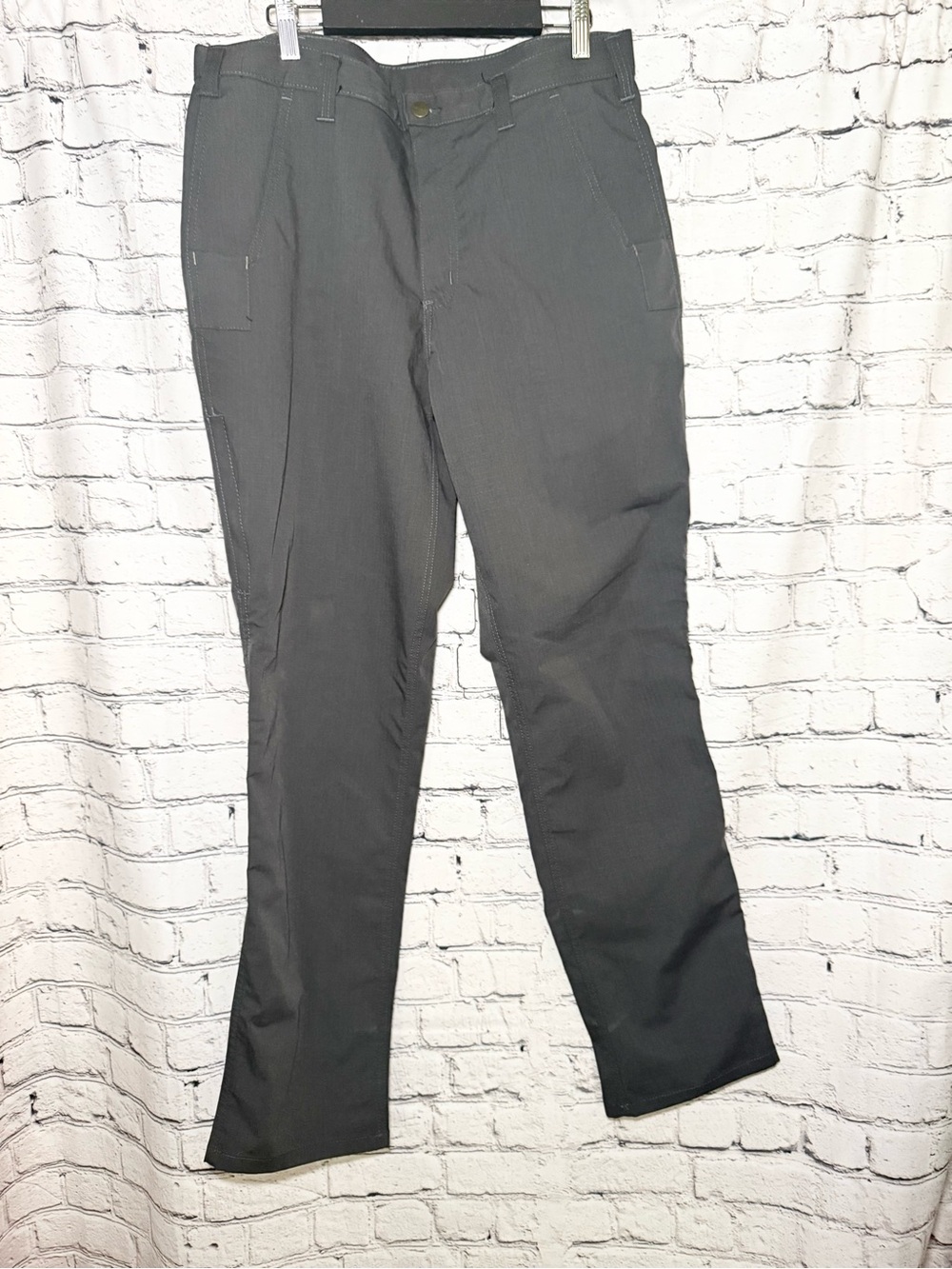Men's Black Straight-Leg Work Pants - Classic Everyday Style. Size 32/32